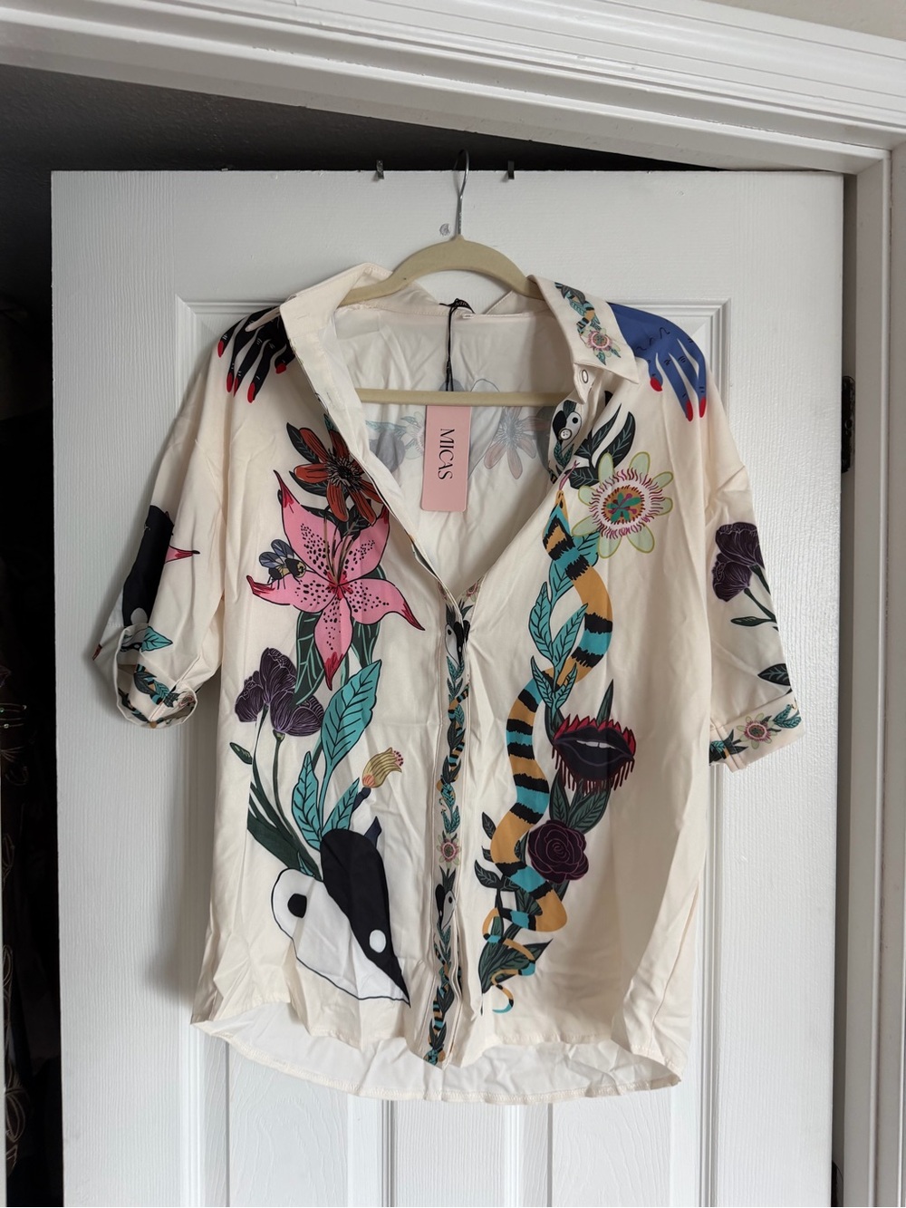 MICAS NWT Patterned Button Down Top